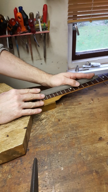 fret levelling